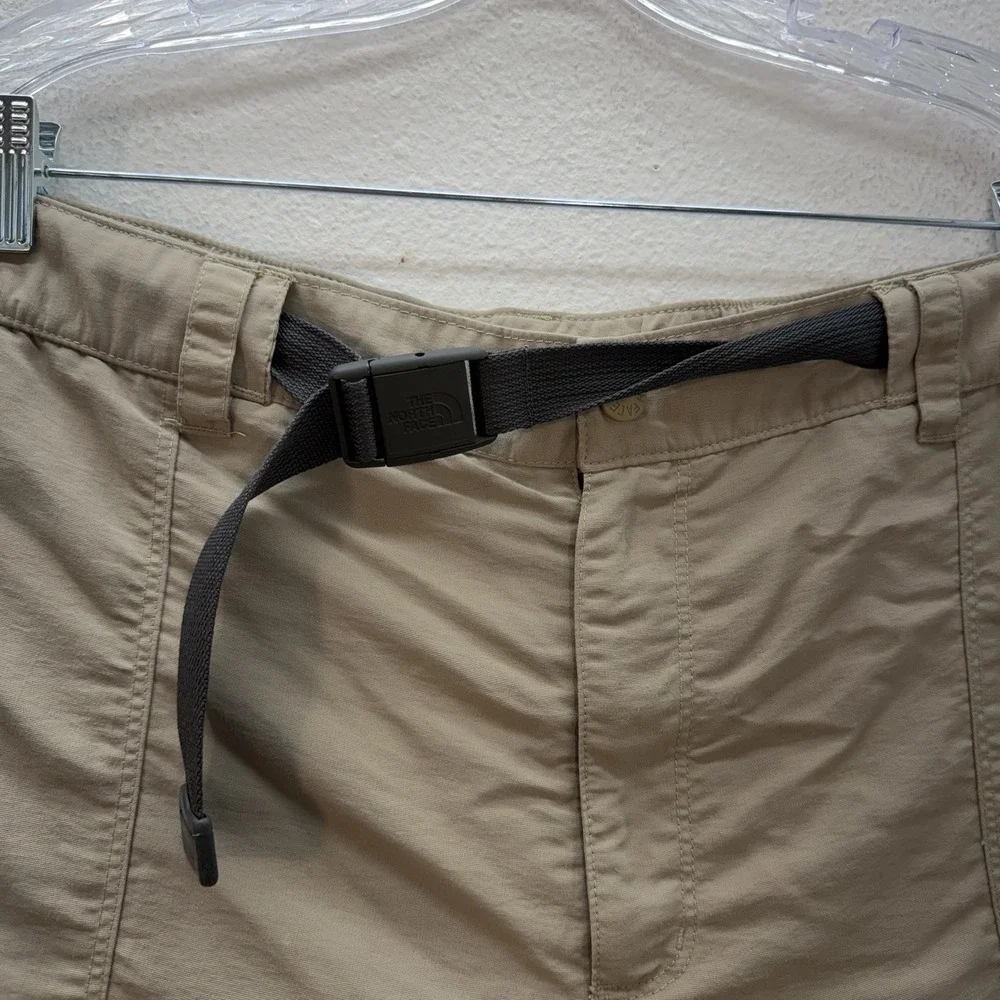 The North Face Mens XL Hiking Cargo Shorts Khaki‎ Nylon Hiking Outdoors Belted